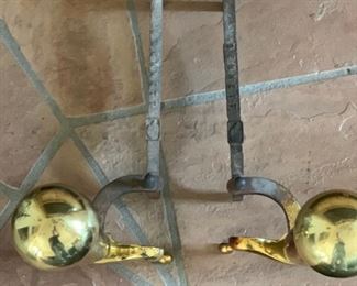 Bennett Brass Canonball Andirons	19x9x18in	HxWxD	SC255