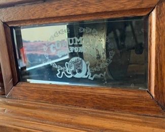 Columbia Grafonola Gramophone AS-IS	29x16x22	HxWxD	SC259