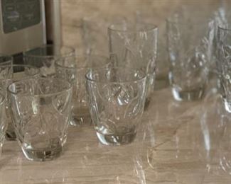 18pc Leaf Pattern Glass Set			SC276