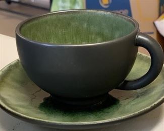 16pc set of 8 Jars-France Samoa Vert Cups & Saucers Teacups	2.25in H x 3.75in Diameter		SC279