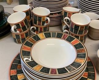 51pc Akan Susi Goldberg Saskatoon Dinnerware Set			SC281