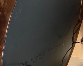 Lg Gilt Frame Oval Mirror	29x38x3in	HxWxD	SC286