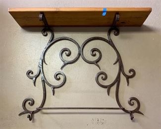 Rustic Wrought Iron Wall Mounted Rack	25x31x8in	HxWxD	SC287