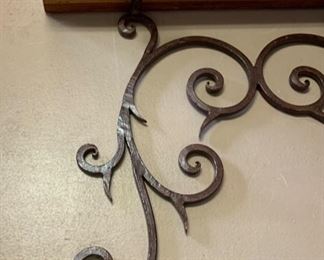 Rustic Wrought Iron Wall Mounted Rack	25x31x8in	HxWxD	SC287