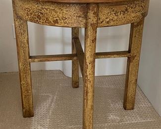 Custom made Old world crackle paint table	30x28.5 diameter		DL4234