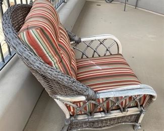Wooden wicker outdoor lounge chair	39x32x28	HxWxD	DL4245