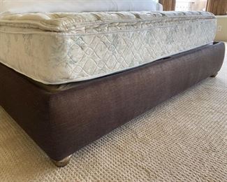 King size bed Simmons Beauty Rest world class Augusta Pillow top	76x80		DL4249