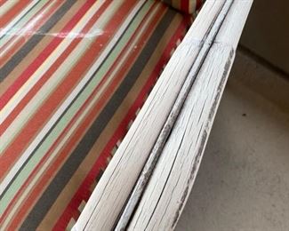 Wooden wicker outdoor couch	39x79x28	HxWxD	DL4246