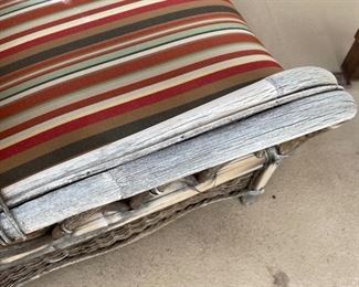 Wooden wicker outdoor couch	39x79x28	HxWxD	DL4246