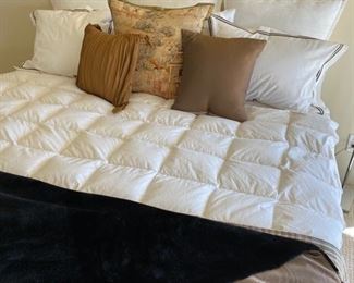 King size bed Simmons Beauty Rest world class Augusta Pillow top	76x80		DL4249