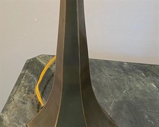 Brass Lamp	27x6		DL4257