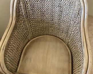 Wicker Chair	38.5x30.5x28	HxWxD	DL4255