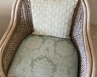 Wicker Chair	38.5x30.5x28	HxWxD	DL4255