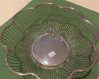 #1134B - Silverplated bread basket - $20.00