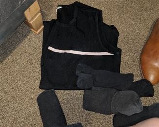 clothes $5 each, shoes $10 pair (mostly womens 10 and 11 unless noted other wise!) Lots of forever 21 m-l clothes. socks $1