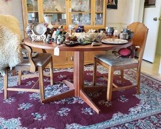 Mid-Century Modern Pedestal Table - and 1940's Chairs. 