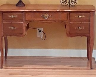 Maple vanity