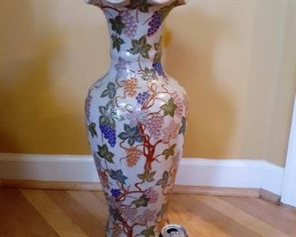 Oriental porcelain vase with coke can for scale