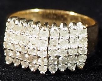 14k gold Ring With Multiple Clear Stones, Size 7-1/2, 4.7g Including Stones