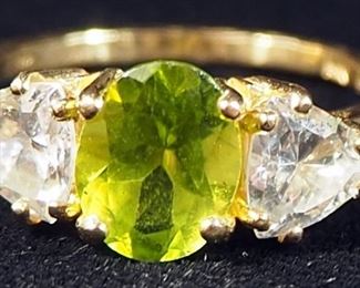 14k Gold Ring With Green And Clear Stones, Size 7-1/2, 3.9g Including Stones