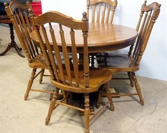 Dining Room Table With Marriage Piece Pedestal Base, 44" Dia, One 20" Wide Leaf And 4 Slat Back Chairs