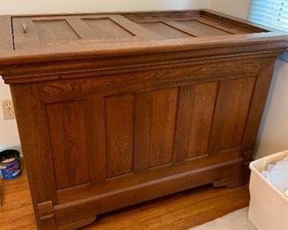 #10	Antique blanket chest 43"x25"x30"	 $60.00 
SOLD