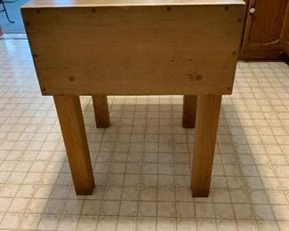 #20	Solid wood butcher block island 24"x31"	 $75.00 
SOLD