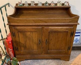 #26	Oak dry sink 35"x18"x31"	 $60.00 
SOLD