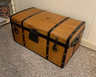 #29	Little trunk 25"x14"x12"	 $30.00 
SOLD