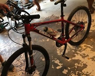 Item #Z39 Talon Giant Aluxx 6000 series butted tubing bike. Needs tires pumped $900