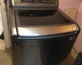 Item #Z40 LG washer and dyer (like new condition) sold as a pair. $1500