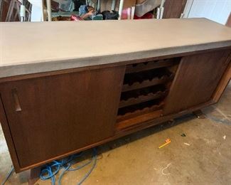 Concrete top cabinet
6’ x20x35”
Buy it Now $150
Call or Text 630-903-9747 to buy