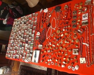 Large quantity of new jewelry