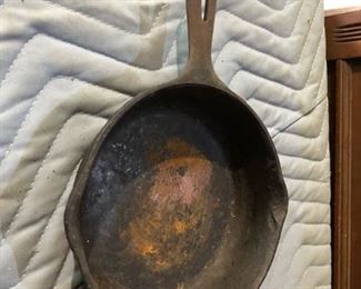 https://www.ebay.com/itm/124123627869 LAN781 7in Cast Iron Skillet Local Pickup $10