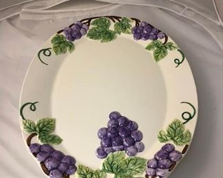 https://www.ebay.com/itm/114160157940 LAN9962: Serving Platter with Grapes $10