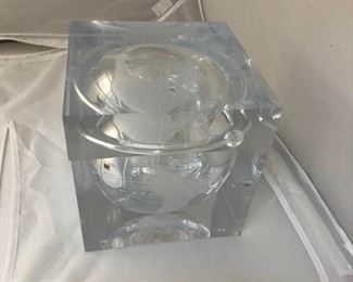 https://www.ebay.com/itm/124131015386 LAN9984: Heavy Lucite World Globe Ice Bucket Crystal Clear Image Acrylic Box By Grainware Carlisle $200