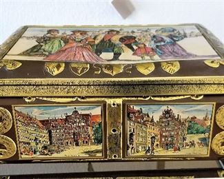 #61 Metal scenic art box front view - $22.50