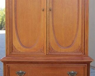 King Lexington Entertainment Unit AVAILABLE AT AN OFF-SITE LOCATION