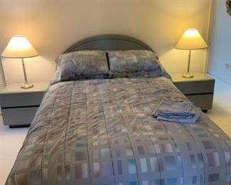 Full Bed, Two Nightstands and Lamps https://ctbids.com/#!/description/share/365490