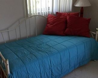 Trundle Bed and Lamp https://ctbids.com/#!/description/share/367398