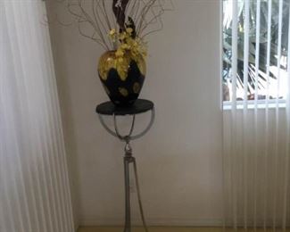 Display Table and Yellow Vase https://ctbids.com/#!/description/share/367349