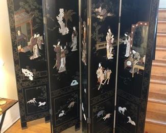 Vintage Asian Screen https://ctbids.com/#!/description/share/368168