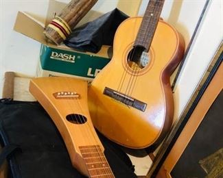 Vintage Musical Instrument Bundle https://ctbids.com/#!/description/share/368209