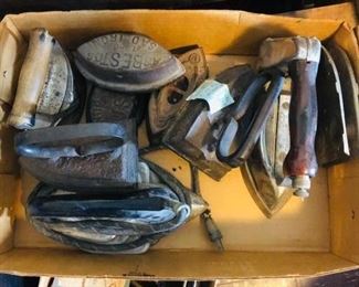 Collection of Vintage Irons https://ctbids.com/#!/description/share/368220