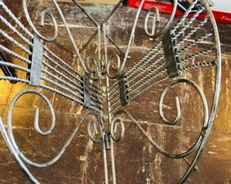 Vintage Metal Folding Magazine Rack https://ctbids.com/#!/description/share/368226