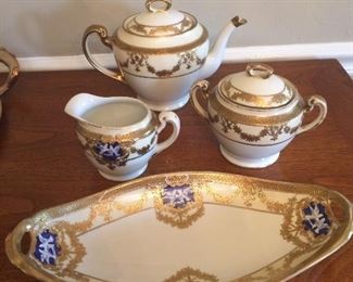 Antique exquisite  tea set Noritake porcelain 6 piece set. Only 135.00$  Excellent condition