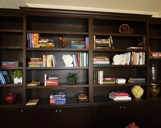 Books and Decor. Bookcase NFS (Built In)