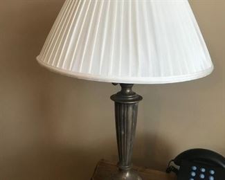 $ 25.00 - Vintage table lamp (2 bulb)