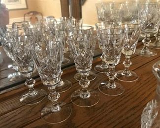 $ 280.00  -  Take 60% off - Cross & Olive crystal set (61)   - 12 White wine flutes - 16 Red wine- 8 Sherbet- 9 Brandy- 8 small Brandy- 8 Liqueur 