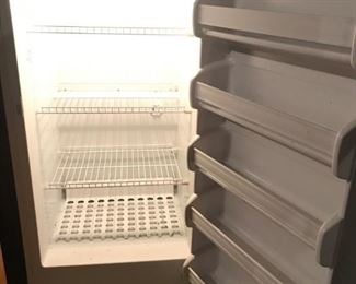 Frigidaire Freezer - 13.7 cu ft - works perfectly